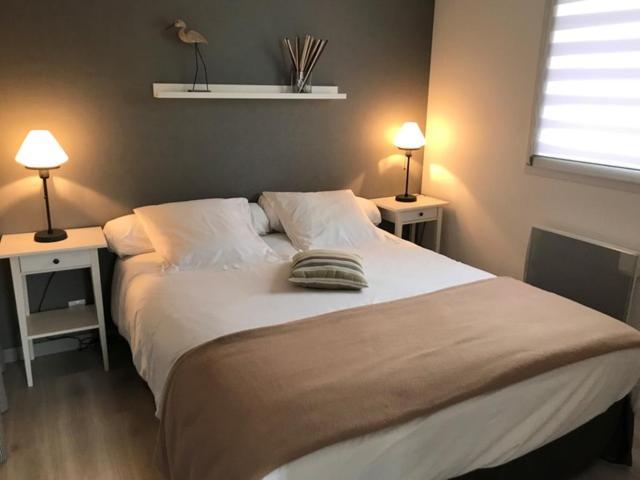 Le Relais De La Hardiesse 6Km Mont St Michel - Chambres Doubles - Suite Spa Privatif Courtils Ruang foto